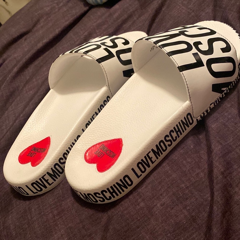 LOVE MOSCHINO Slides! - Picture 7 of 15